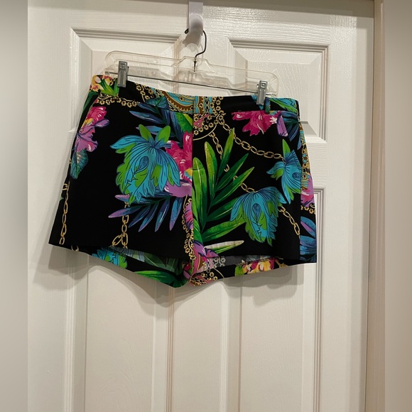 Jennifer Lopez Pants - Jennifer Lopez  multi colored size 12 shorts
